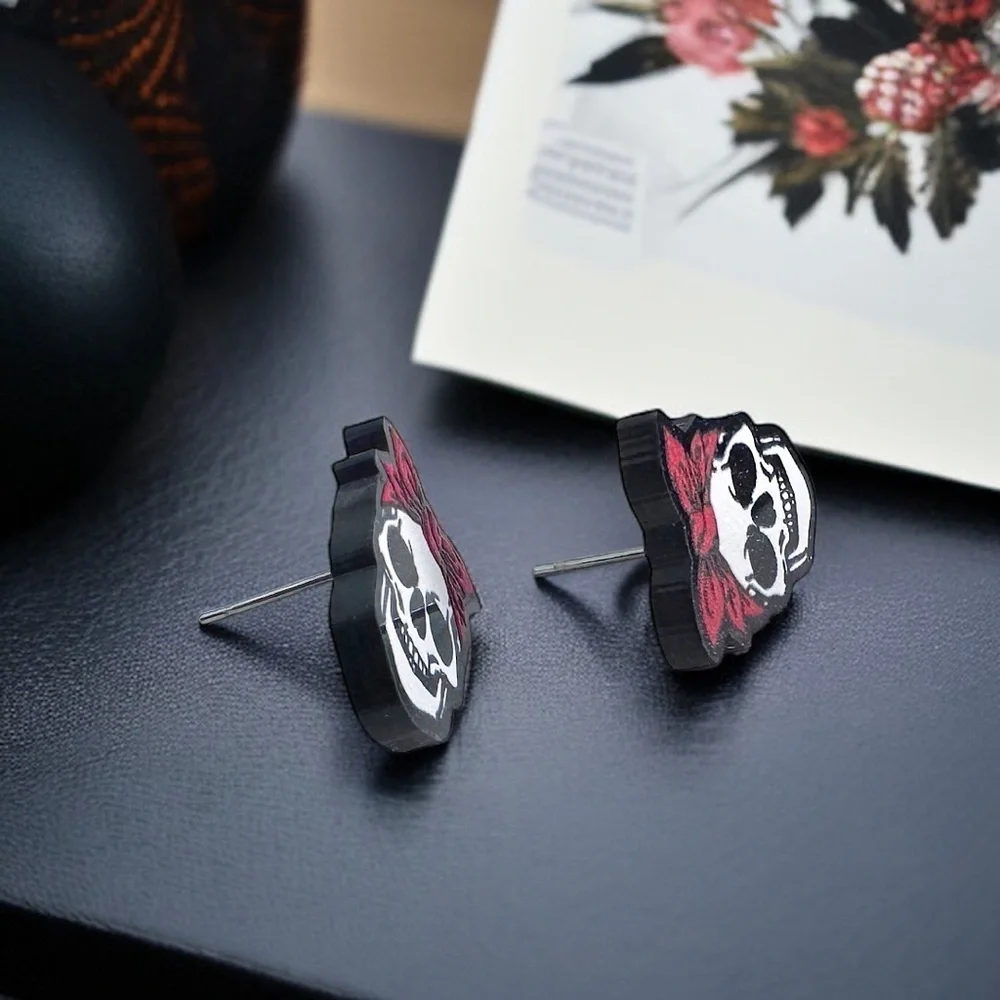 Spook-tacular Skull Studs: Cute Halloween Earrings for a Fang-tastic Look! ☠️NWT